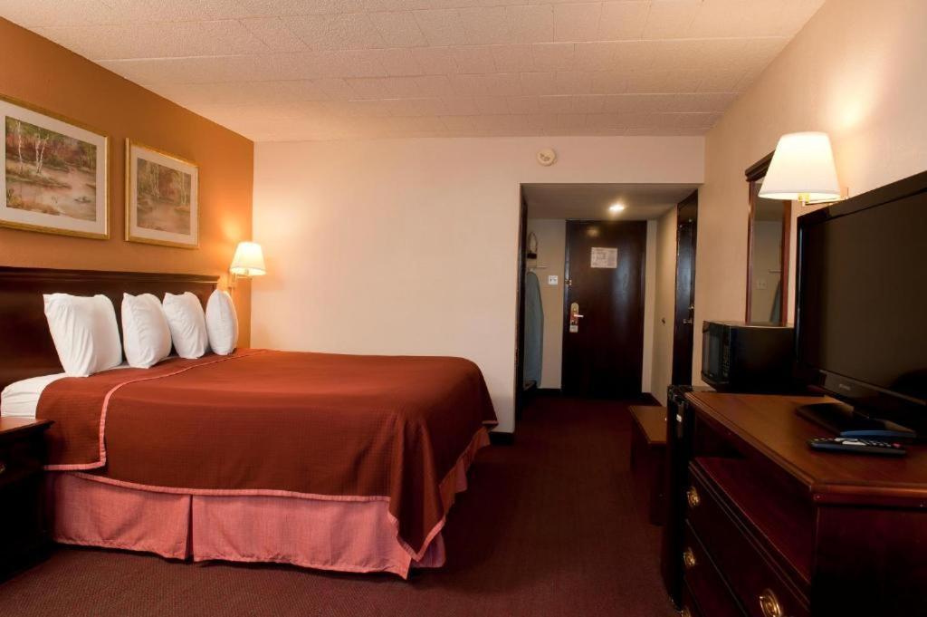 Howard Johnson By Wyndham Bartonsville/Poconos Area Εξωτερικό φωτογραφία
